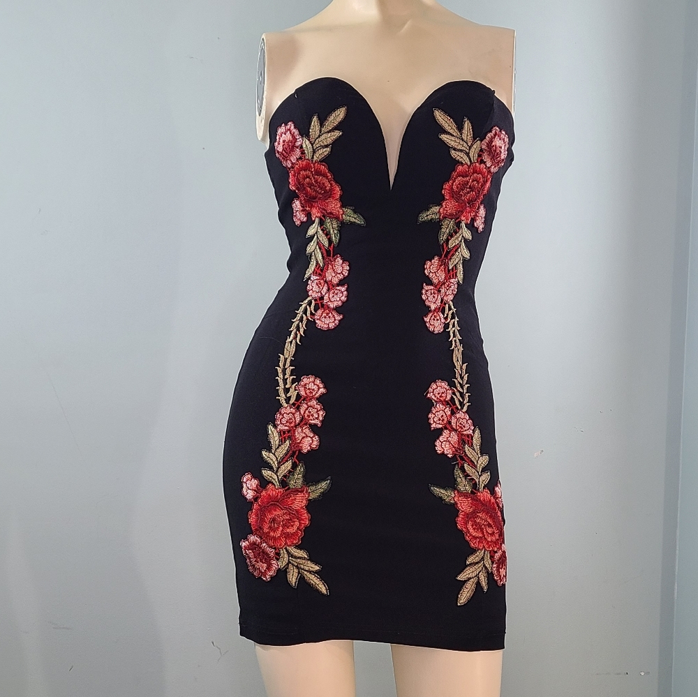 Luxxel LBD with Embroidered Floral Appliqué, S